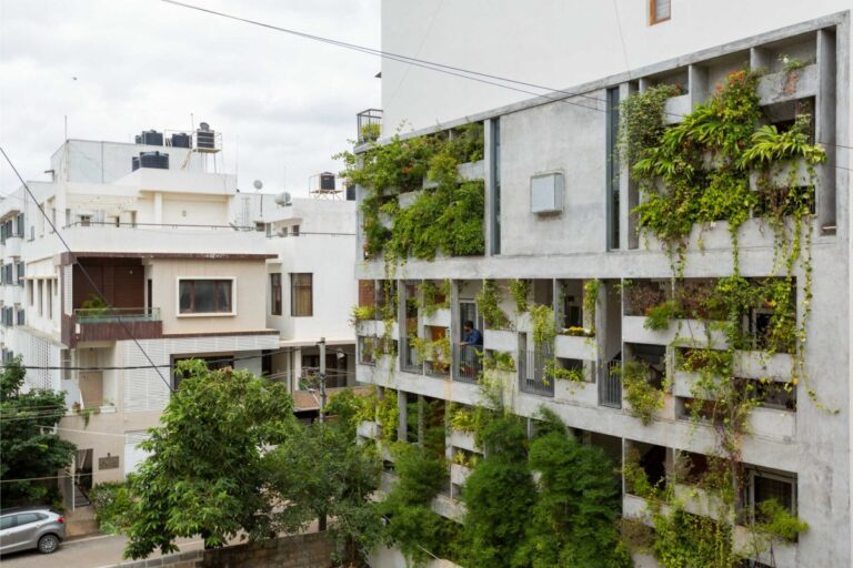 Best Threshold Architecture for Urban Planning: Designing Resilient City Interfaces