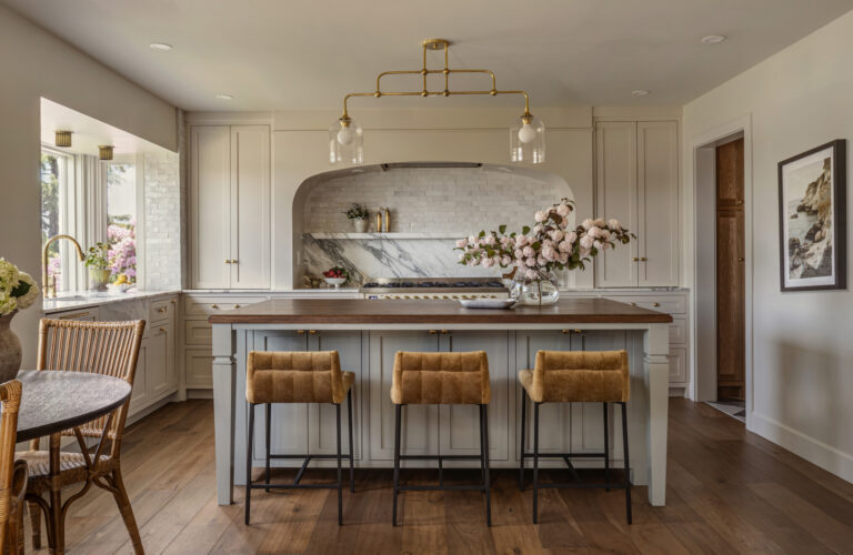 Iconic Threshold Design in America: Engineering Architectural Transitions